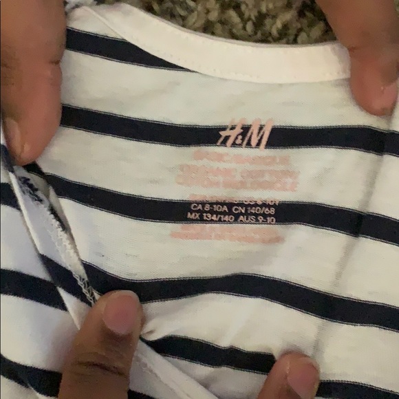 Dresses - Picture 2 of 3